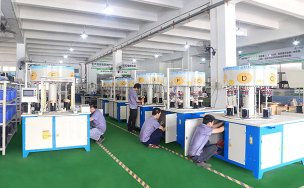 中頻立式淬火機(jī)床廠家-符合國(guó)際電工IEC標(biāo)準(zhǔn)